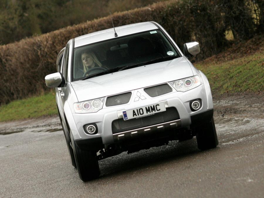  Mitsubishi L200 Barbarian 2010 года  (фото 17 из 17)